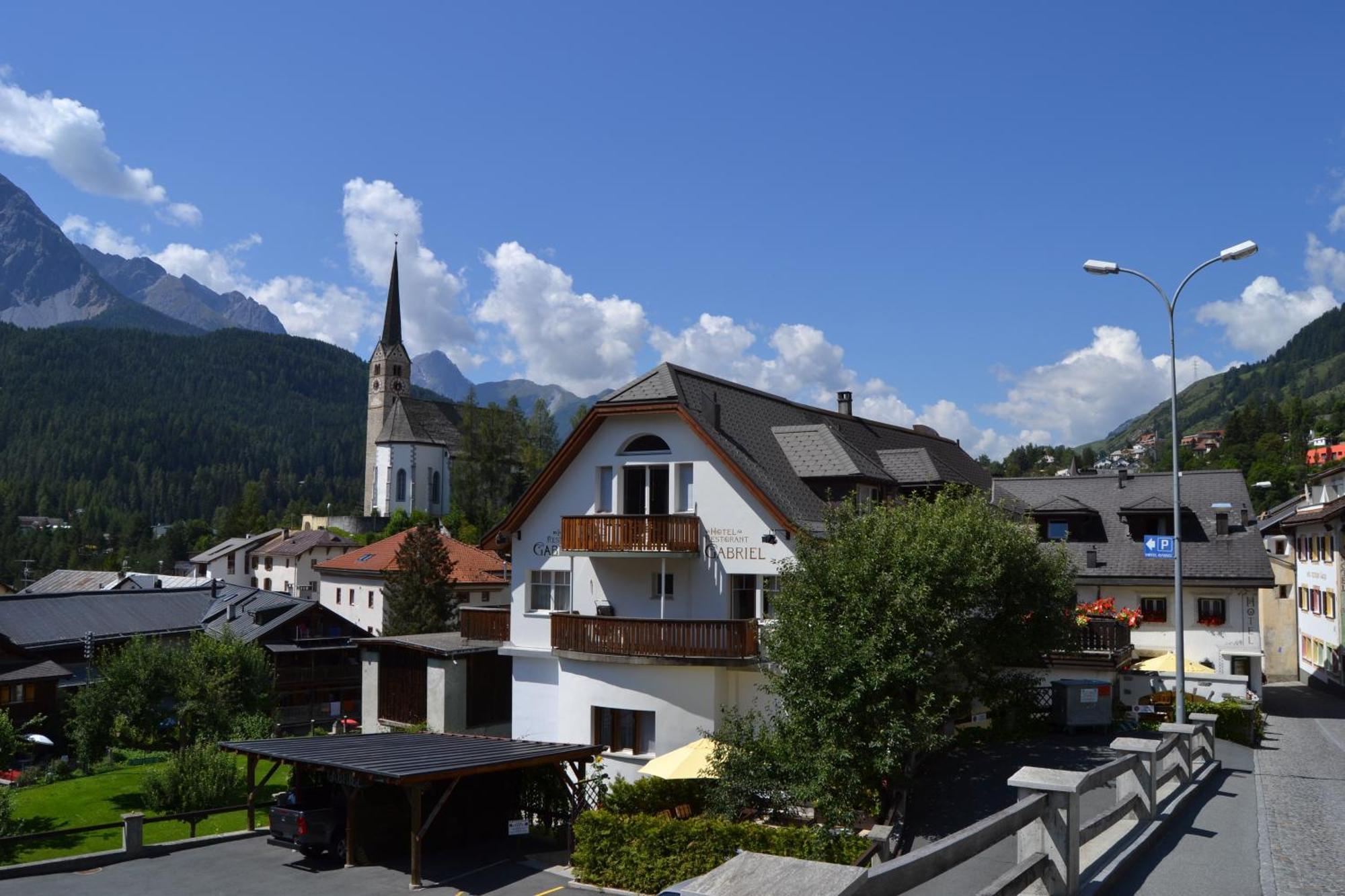 Hotel Restaurant Gabriel Scuol Exterior foto