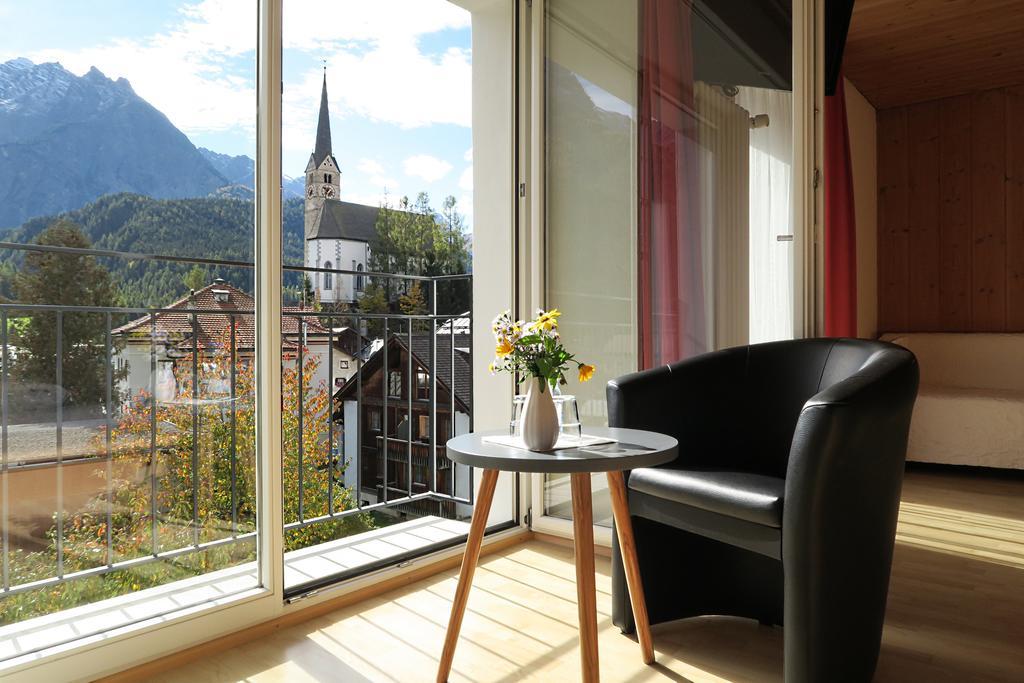 Hotel Restaurant Gabriel Scuol Exterior foto