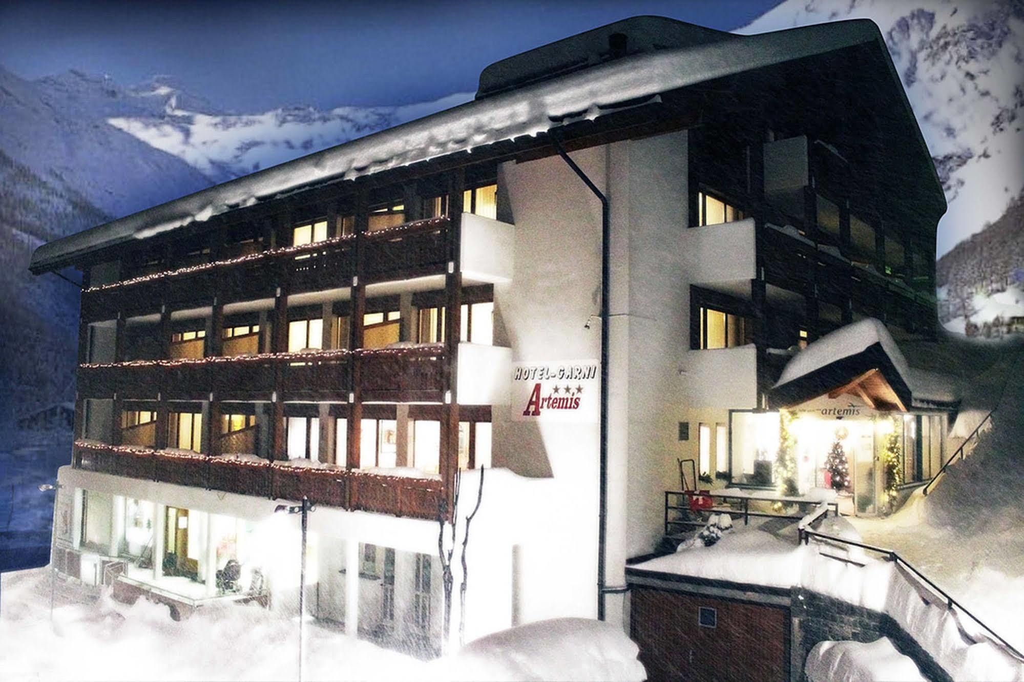 Hotel Restaurant Gabriel Scuol Exterior foto
