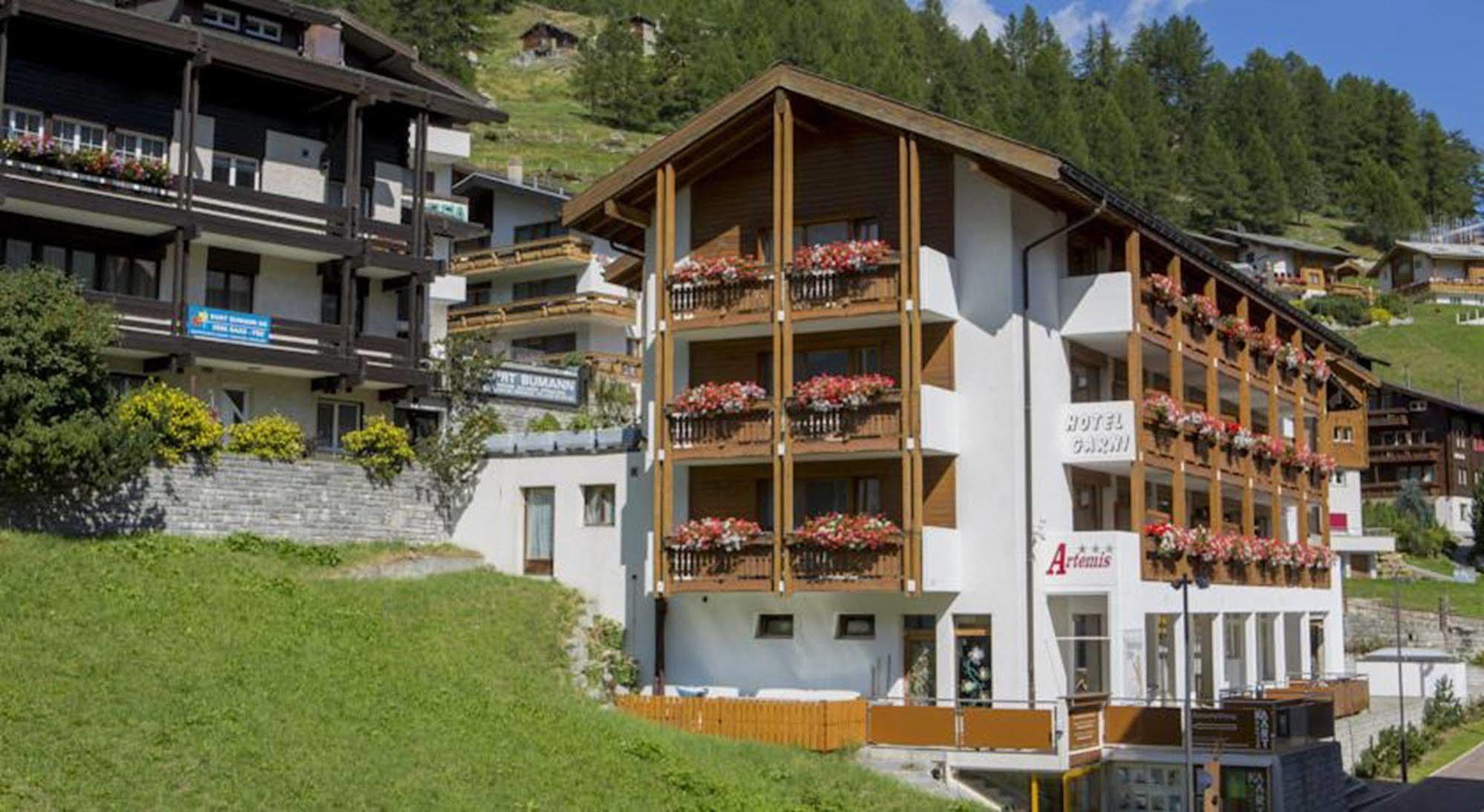 Hotel Restaurant Gabriel Scuol Exterior foto