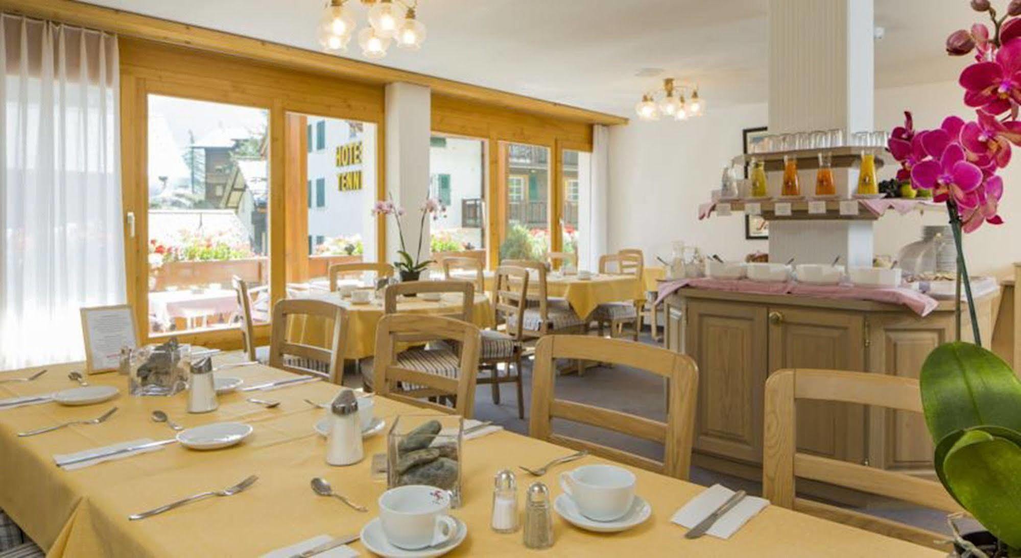 Hotel Restaurant Gabriel Scuol Exterior foto